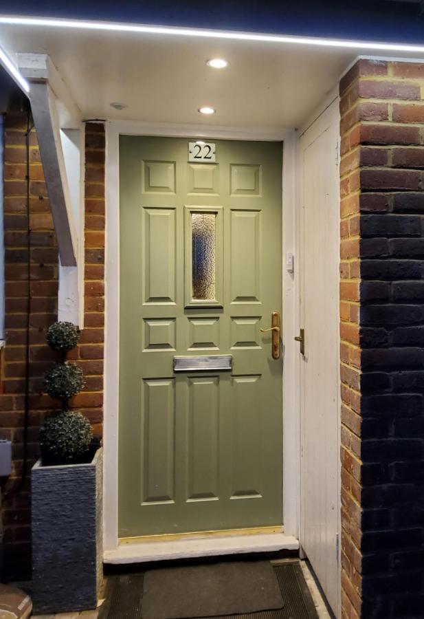 Air Conditioned Modern Double Bed Room With Private Attached Bathroom - Free Parking - Near London Heathrow Airport & Southall Broadway Ngoại thất bức ảnh