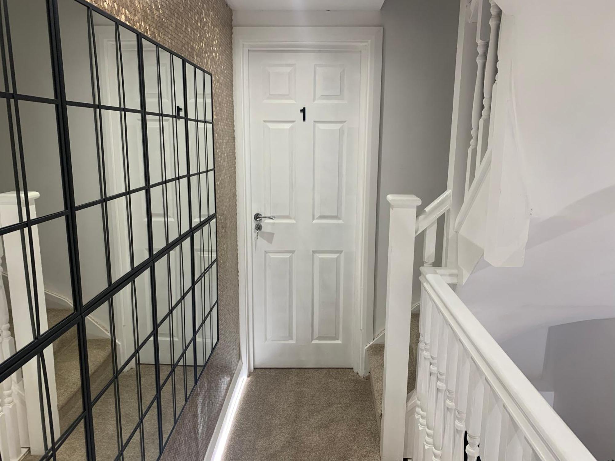 Air Conditioned Modern Double Bed Room With Private Attached Bathroom - Free Parking - Near London Heathrow Airport & Southall Broadway Ngoại thất bức ảnh
