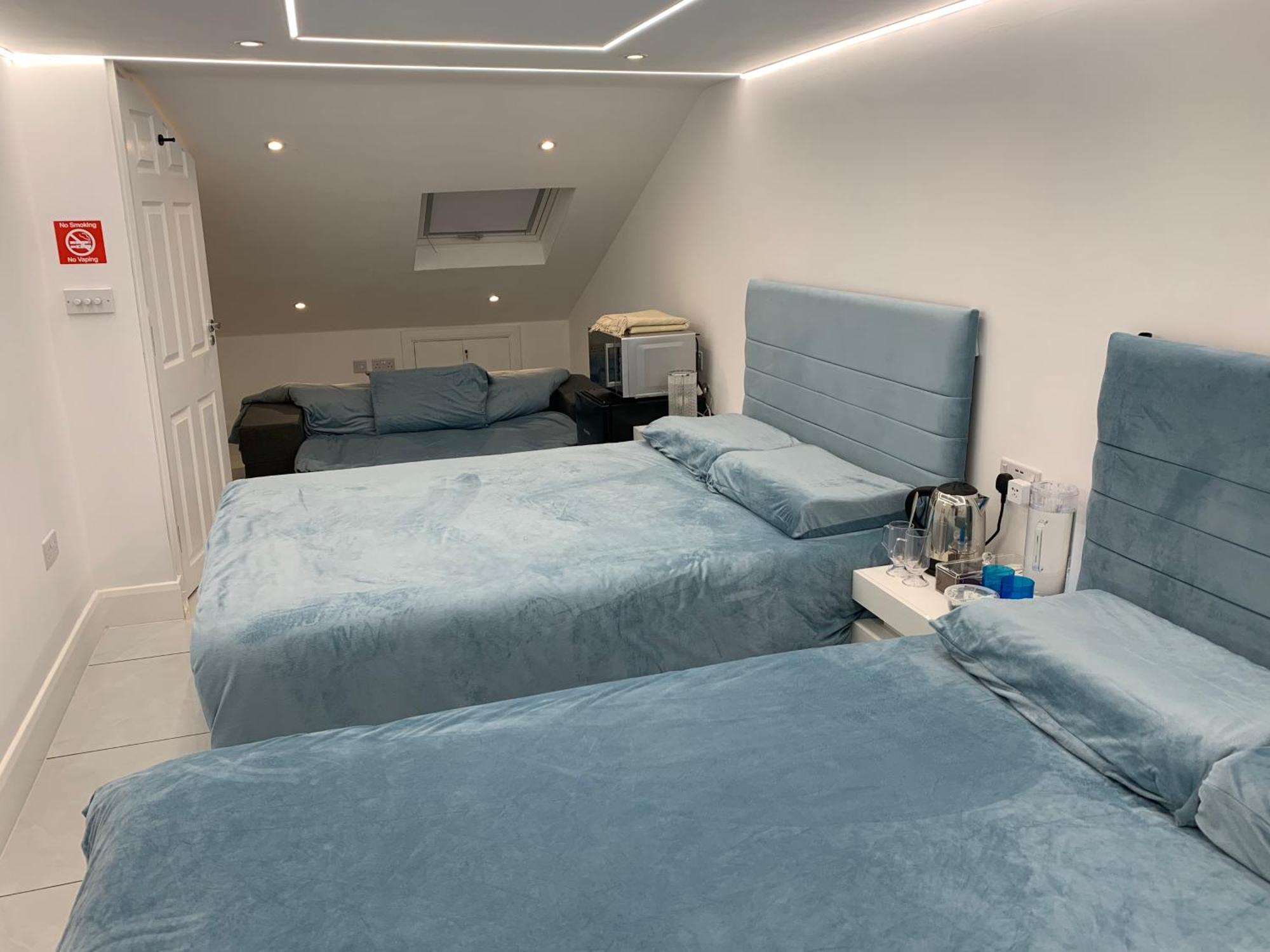 Air Conditioned Modern Double Bed Room With Private Attached Bathroom - Free Parking - Near London Heathrow Airport & Southall Broadway Ngoại thất bức ảnh