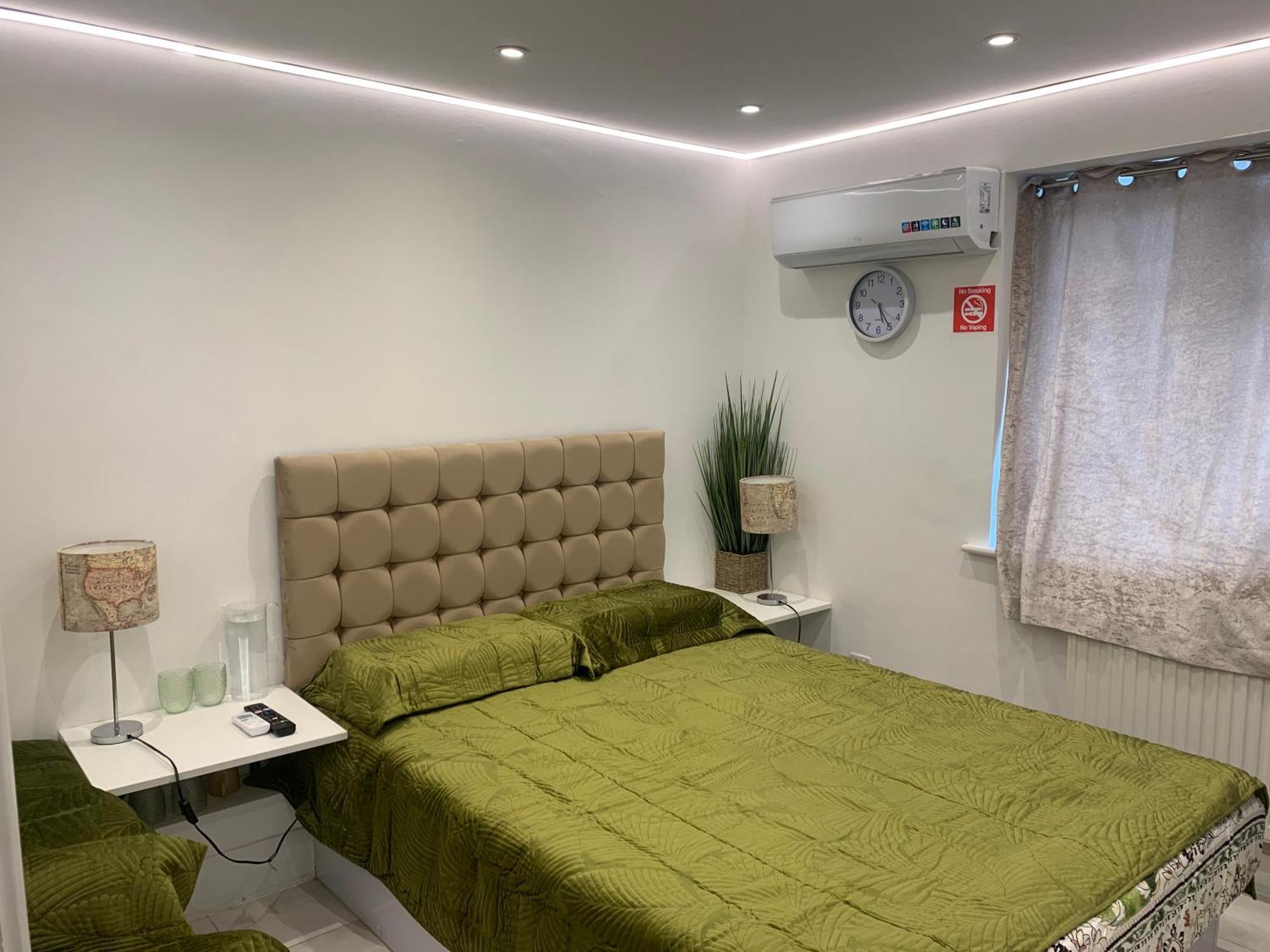 Air Conditioned Modern Double Bed Room With Private Attached Bathroom - Free Parking - Near London Heathrow Airport & Southall Broadway Ngoại thất bức ảnh